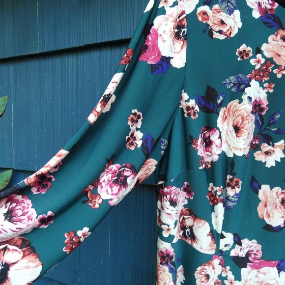 Beautiful, floral dress by Eliza J. - Picture 5 of 8